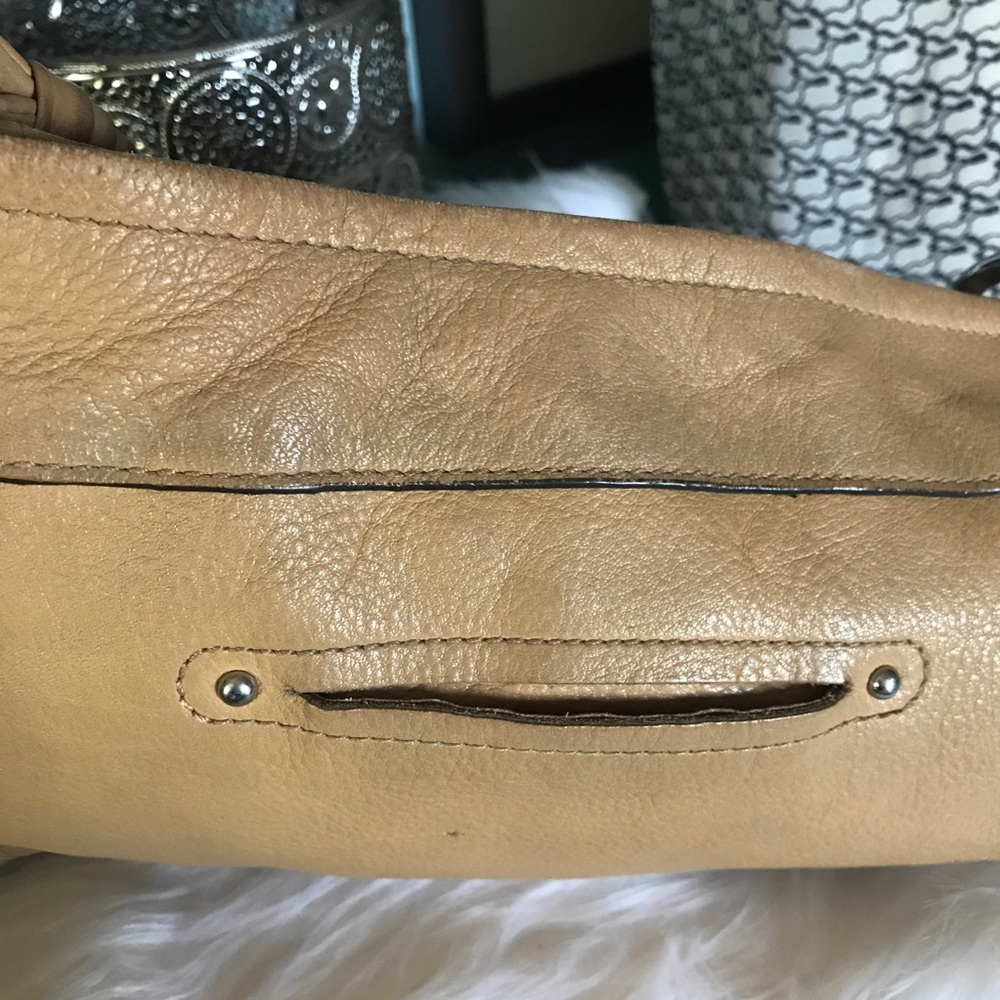 B Makowsky boho chic tan shoulder bag - Picture 4 of 16